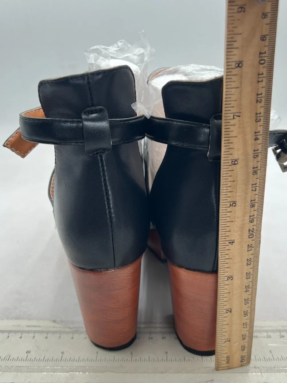 Wo Wagas Black Platform Rounded Toe Cutout Ankle Boot Strap Buckle Bootie